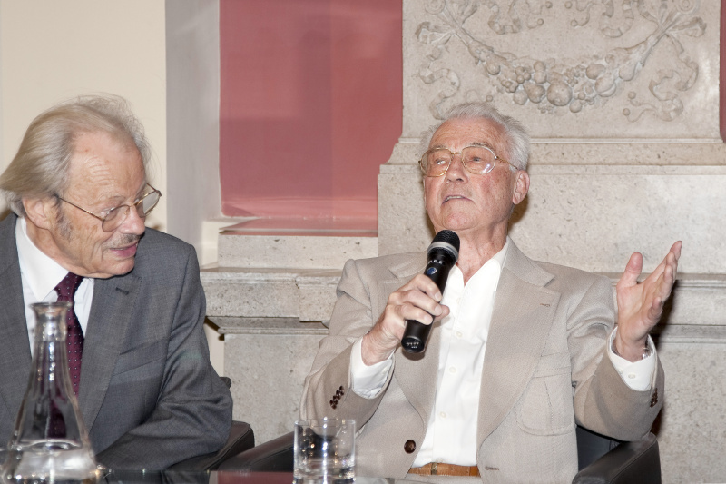 v.li Friedrich Cerha - Wehrmachtsdeserteur, Komponist und Richard Wadani - Wehrmachtsdeserteur, Ehrenobmann des Vereins Personenkomitee Gerechtigkeit für die Opfer der NS-Militaerjustiz