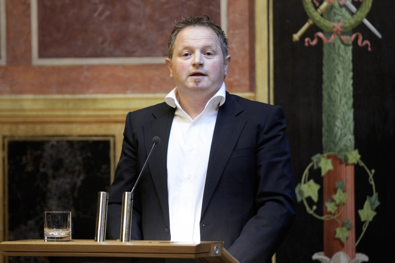 Mag. Gerald Reischl am Rednerpult.