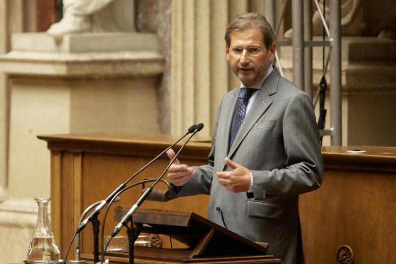 Wissenschaftsminister Dr. Johannes Hahn am Rednerpult.