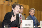 v.li. Mag. Barbara Prammer - Praesidentin des Nationalrates; Rainer Rosenberg - ORF; Dr. Claudia Schmied - Unterrichtsministerin