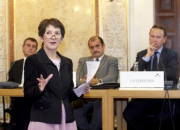 Mag.a Barbara Prammer -  Präsidentin des Nationalrates, eröffnet die Podiumsdiskussion