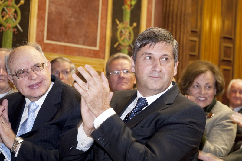 Dr. Michael Spindelegger - Bundesminister für europäische und internationale Angelegenheiten spendet Applaus.