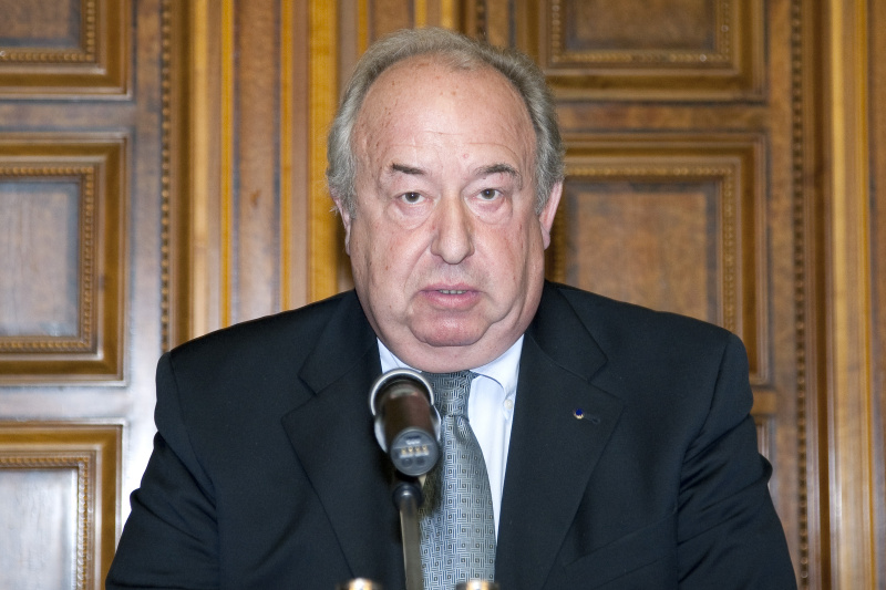 Fritz Neugebauer - Zweiter Präsident des Nationalrates am Rednerpult.