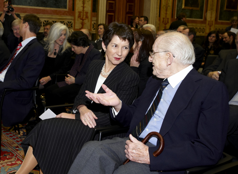 Mag. Barbara Prammer, Praesidentin des Nationalrates und Eric Pleskow, Praesident des Wiener Filmfestivals Viennale