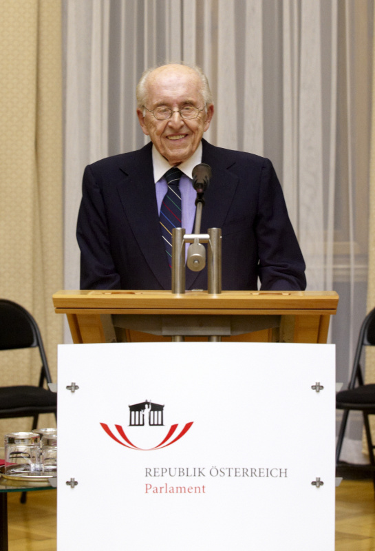 Eric Pleskow, Präsident des Wiener Filmfestivals Viennale,  am Rednerpult