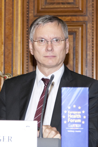 Alois Stöger - Bundesminister für Gesundheit am Podium.