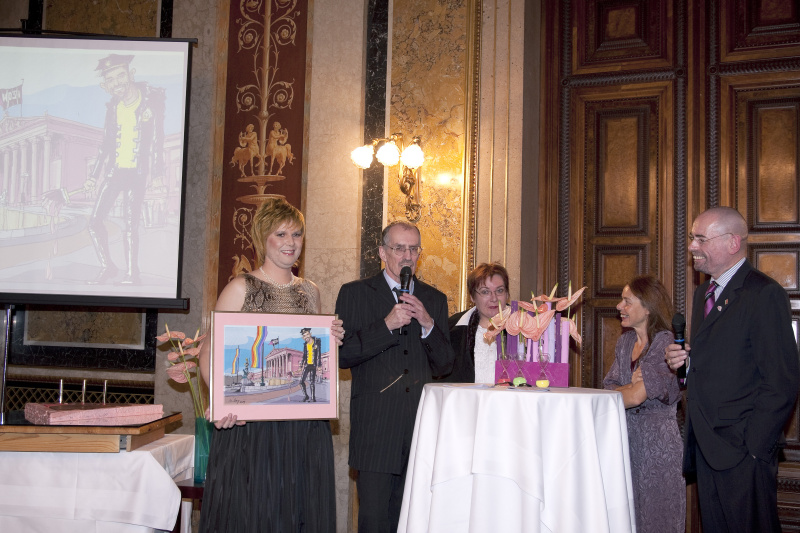 v.li. Einfach-Nur Sabine - Praesidentin der Autonomen Trutschn; Dr. Dieter Schmutzer - HOSI-Wien-Obmann a. D.; Waltraud Riegler; Helga Pankratz; Mag. Kurt Krickler