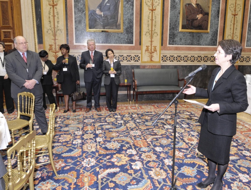 Mag.a Barbara Prammer - Nationalratspräsidentin spricht zu den VeranstaltungsteilnehmerInnen.