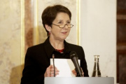 Mag.a Barbara Prammer - Nationalratspräsidentin am Rednerpult.
