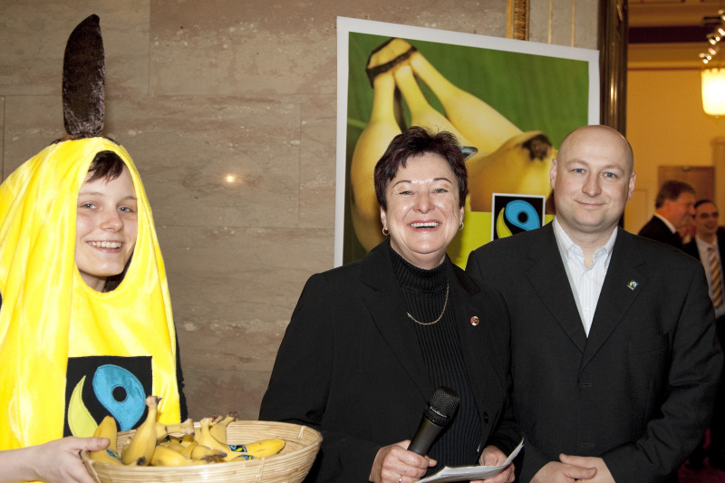 v.li. Mag. Susanne Neuwirth - Vizepräsidentin des Bundesrates,  Mag. Hartwig Kirner - Geschäftsführer von FAIRTRADE Österreich