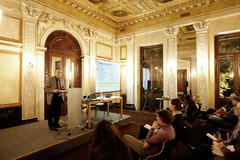 Prof.Dr.Wolfgang Sander am Rednerpult