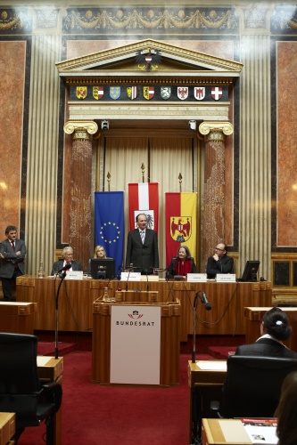 Podium v.links: Dr.Albert Rohan, Irina Salewski, Bundesratspräsident Erwin Preiner, Dr.Susanne Scholl, Mag.Hermann Glettler.