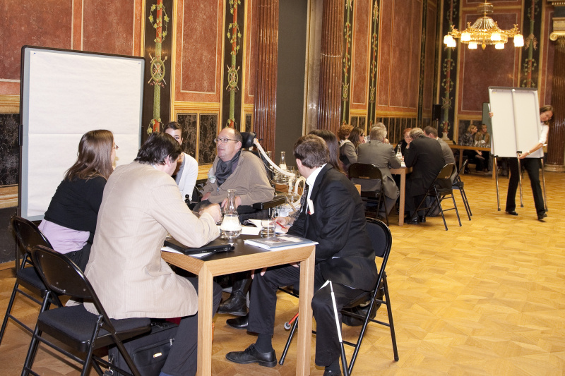 Arbeitsgruppe mit Dr. Franz-Joseph Huainigg