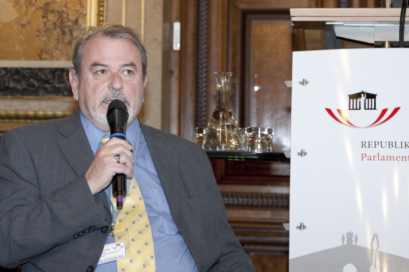 Dr. Klaus Voget - Praesident der OEAR