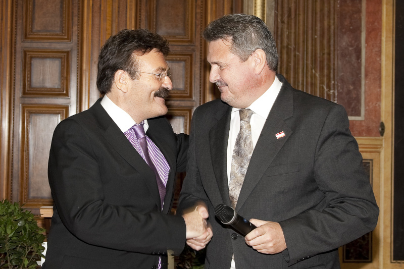 v.li. Landrat Helmut Eichenlaub - Landkreis Waldeck-Frankenberg; Veranstaltungsteilnehmer