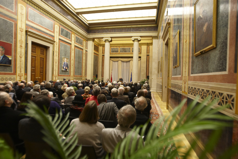 Univ.Prof.Dr.DDr.h.c. Gerald Stourzh am Rednerpult.