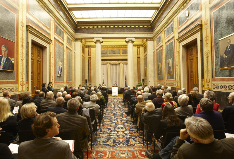 Nationalratspraesidentin Mag. Barbara Prammer am Rednerpult.