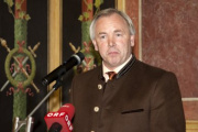 Gerhard Doerfler - Landeshauptmann von Kaernten