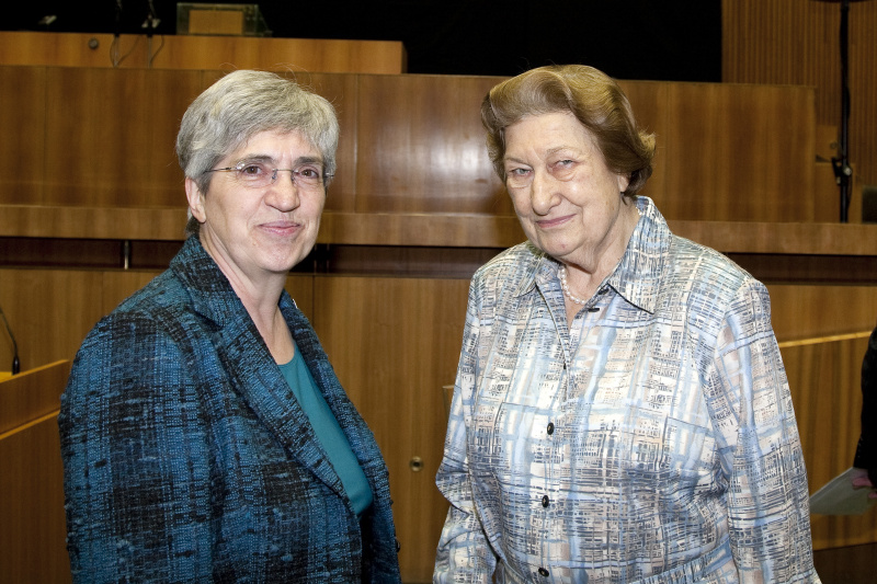 v.li. Sr. Maria Judith Tappeiner CS - Generalleiterin der CS-Schwesterngemeinschaft und  Dkfm. Dr. Maria Schaumayer