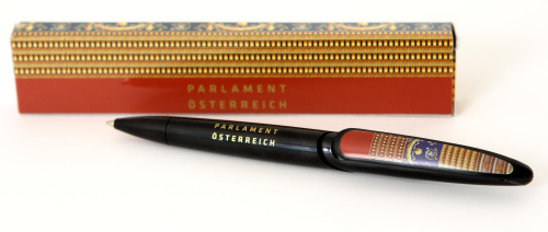 Kugelschreiber mit Verpackung mit Schriftzug „Parlament Österreich“