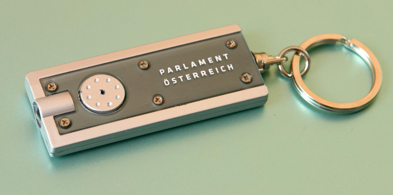 LED-Taschenlampe mit Schriftzug „Parlament Österreich“