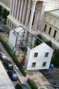 Aufbau des Hauses auf dem Dach des Parlaments