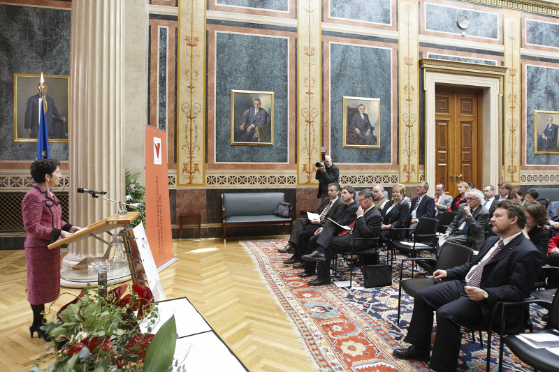 Nationalratspräsidentin Mag.a Barbara Prammer am Rednerpult.