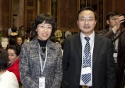 v.li. Botschaftsrätin Guo Jinqiu und Weiping Zhan - Überseechinesenkomitee