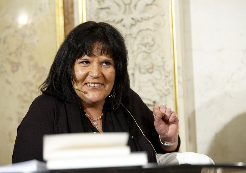 Ulrike Schramm-de Robertis - Verkäuferin und Autorin