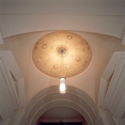 Blick ins Gewölbe mit Wandmalerei, Erdgeschoß.