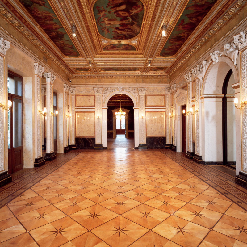 Festsaal, Stuckdecke mit Gemälden von Christian Griepenkerl, Bel Etage.
