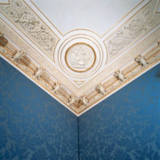 Boudoir der Dame, Bel Etage, Detail der Stuckdecke mit Tondo (Rundbild).