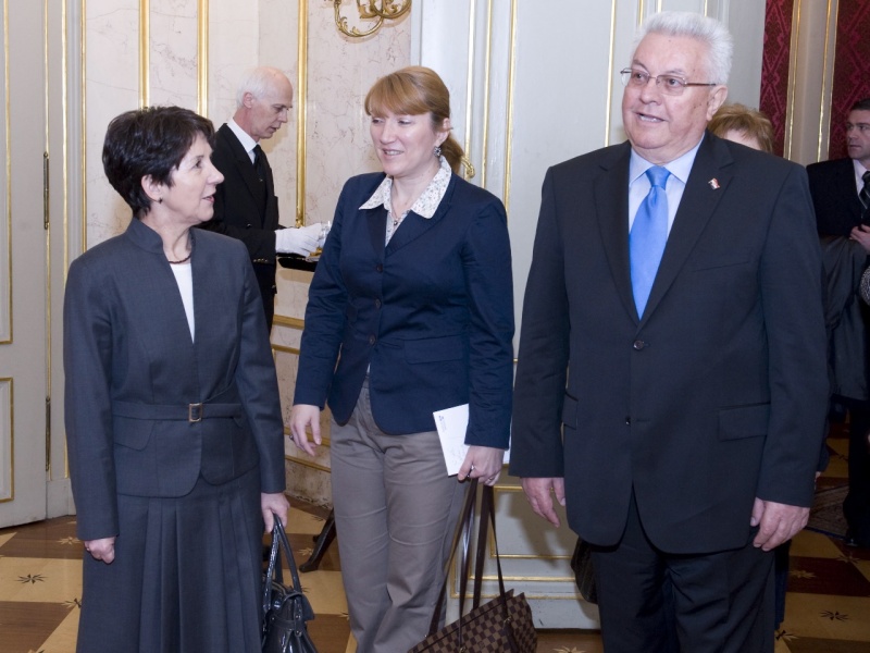 v.li. Nationalratspräsidentin Mag.a Barbara Prammer; Veranstaltungsteilnehmerin und Luka Bebic - Parlamentspräsident der Republik Kroatien (li]