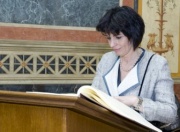 Doris Leuthard in Wien - Schweizer Bundespräsidentin beim Eintrag in das Gästebuch
