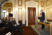 Prof. Dr. Wolfgang Sander begrüßt die Gaäste der Veranstaltung