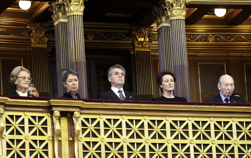 v.li. Herma Kirschschläger, Margit Fischer, Bundespräsident Dr. Heinz Fischer, Evelyn Gratz-Tauschitz und Bundespräsident a.D. Dr. Kurt Waldheim 