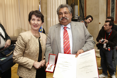 v.li. Nationalratspräsidentin Mag.a Barbara Prammer mit Prof. Rudolf Sarközi