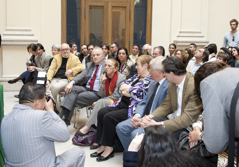Am Mikrofon Ceija Stojka  - Schriftstellerin