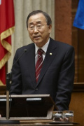 Ban Ki-Moon - UN-Generalsekretär am Rednerpult.