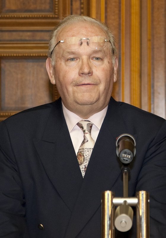 Univ.-Prof. Dr. Gerd Kaminski - Autor am Rednerpult.