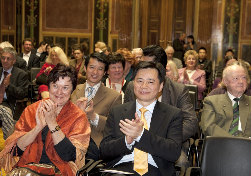 v.li. Mag. Susanne Neuwirth - Vizepraesidentin des Bundesrates, Botschaftsrat Shuquing Wang - Botschaft Volksrepublik China