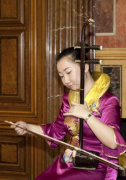 Guo Yingying - spielt auf der chinesischen Geige (Erhu)