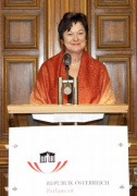 Mag. Susanne Neuwirth - Vizepräsidentin des Bundesrates am Rednerpult