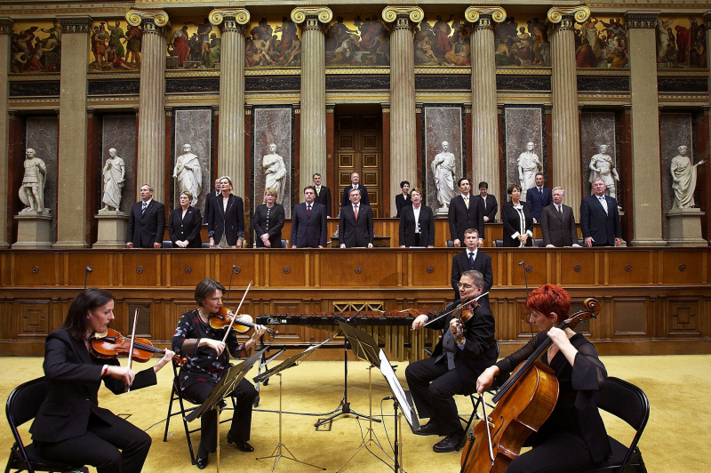 Musikdarbietung und Gedenkminute