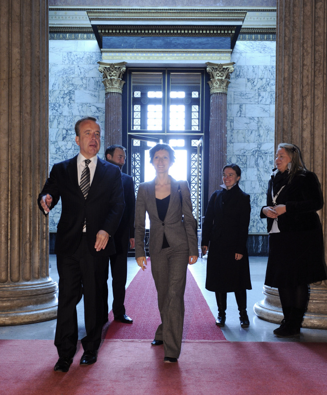 v.li. Dr. Joseph Wirnsperger - Parlamentsdirektion und Pascale Bruderer Wyss - Präsidentin des schweizerischen Nationalrates.