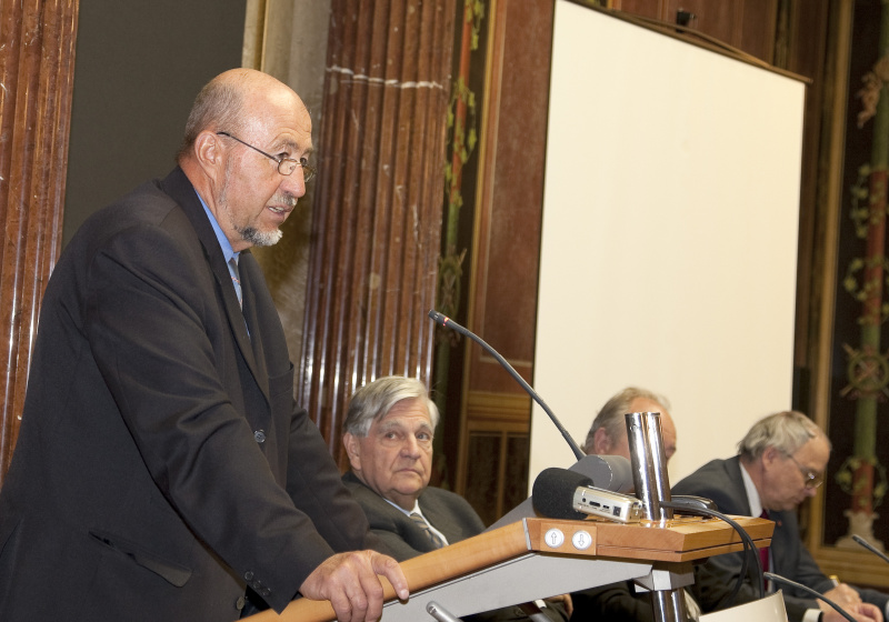 o. Univ.-Prof. Dr. Günter Virt am Rednerpult.