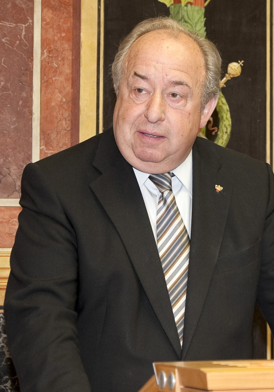 Fritz Neugebauer - Zweiter Praesident des Nationalrates am Rednerpult.