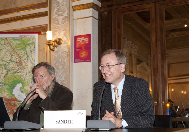 v.li. Dr. Karlheinz Duerr - Landeszentrale für politische Bildung Baden-Wuerttemberg und Univ.-Prof. Dr. Wolfgang Sander - Department für Didaktik der politischen Bildung - Universitaet Wien