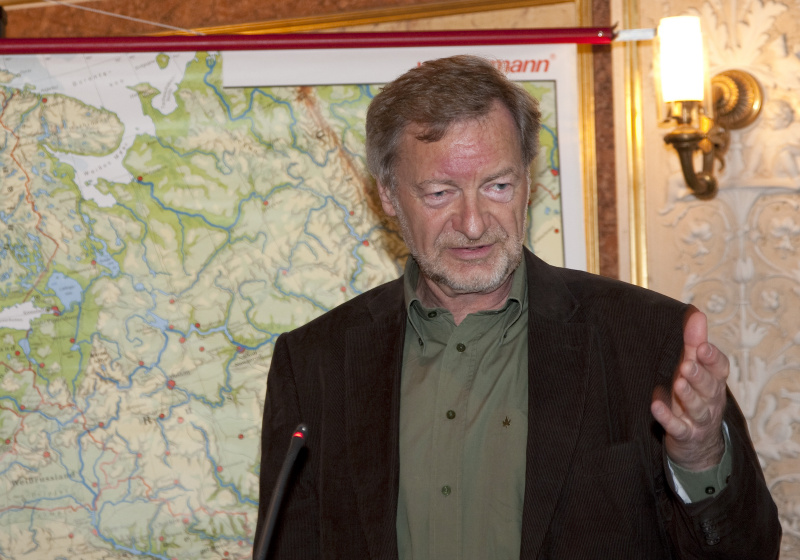 Dr. Karlheinz Duerr - Landeszentrale für politische Bildung Baden-Wuerttemberg am Rednerpult