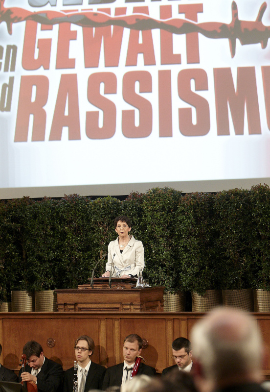 Nationalsratspräsidentin Mag.a Barbara Prammer am Rednerpult.